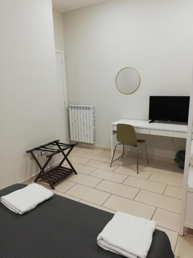 Binario 3 Bed & Breakfast Еболи Екстериор снимка